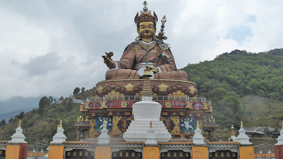 Guru Rinpoche Statue
