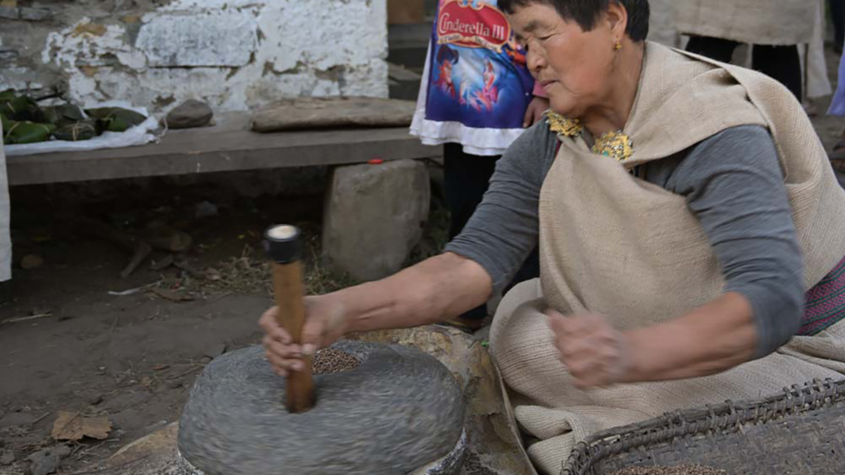 Monpa People, Trongsa